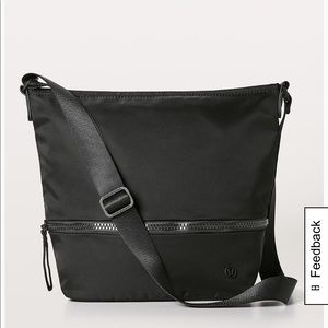 🌸🆕Lululemon Go Lightly Shoulder Bag Black🌸